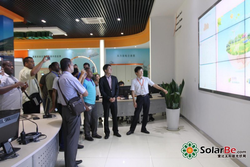 图5:参观阳光电源智慧光伏云电站监控平台