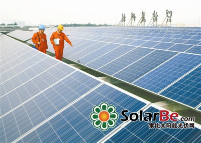 9月8日上午,浙江省安吉县供电公司工作人员来到安吉洁美电子科技有限公司,检查光伏发电项目设备运行情况。