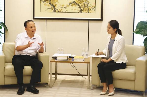 通威集团刘汉元全国两会前接受主流媒体联合专访