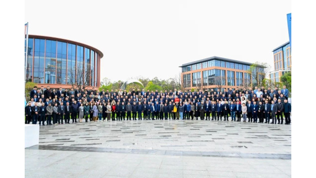 共建城市低碳数智化生态，华为助力城投可持续高质量转型