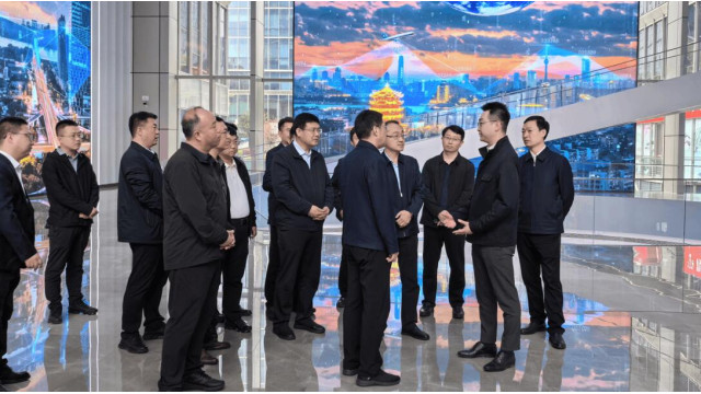 运城市委书记储祥好一行赴晶科科技考察交流