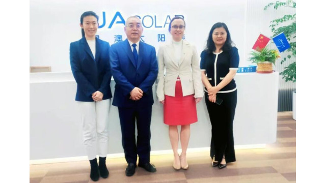 全球太阳能理事会首席执行官Sonia Dunlop到访晶澳科技总部，共商全球光伏产业发展蓝图