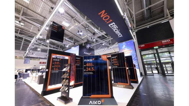 效率当先，智能领航，爱旭携“黑科技”新品亮相Intersolar展