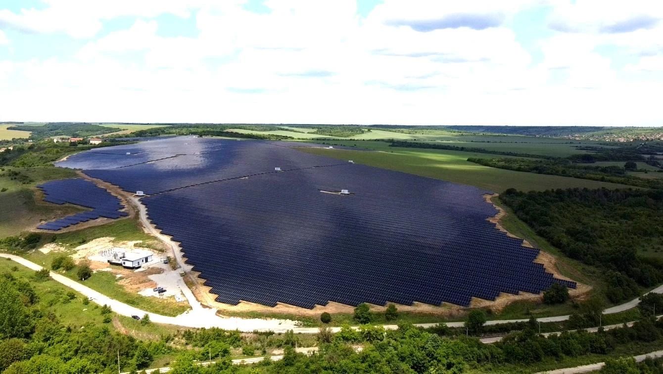 正泰电源保加利亚光伏项目并网，奏响绿色能源新乐章~