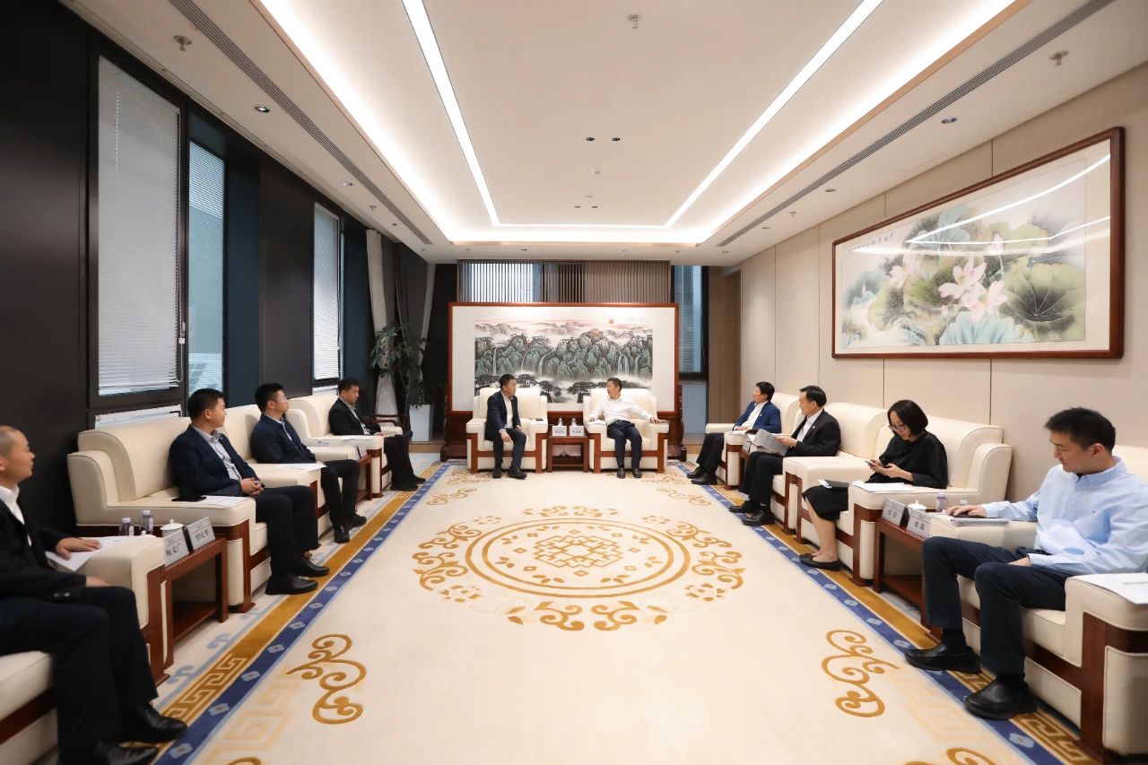 中国能建董事长罗必雄与广州发展集团党委书记、董事长蔡瑞雄会谈