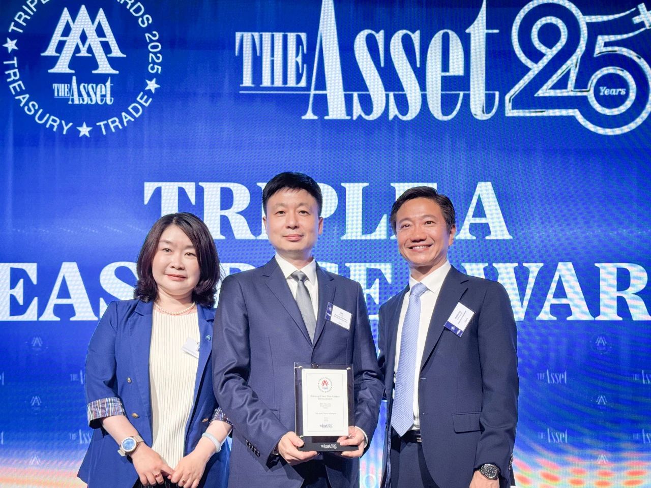 正泰电器荣膺《财资》2025年度"最佳贸易金融解决方案"大奖