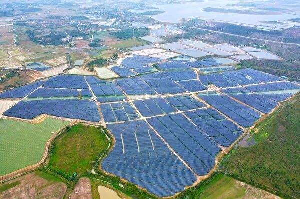 中国电建海南文昌100MW农（渔）光互补项目全容量并网