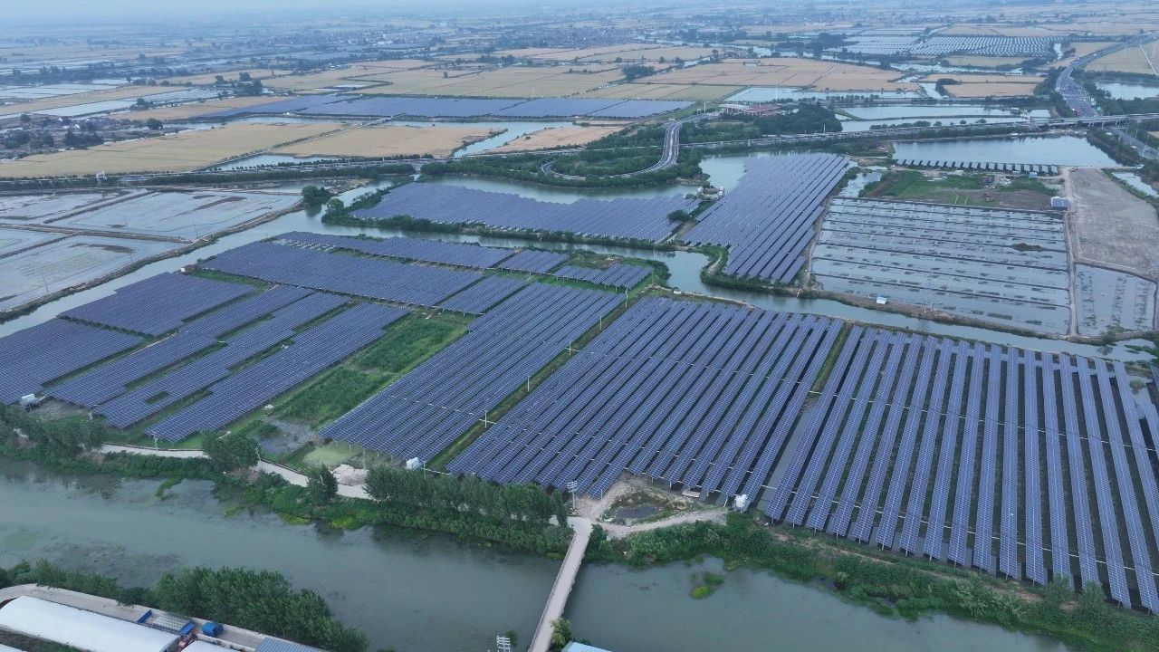 江苏泰州姜堰100MW渔光互补发电项目成功并网