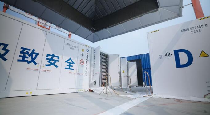 开门第一烧丨海辰储能完成全球首次开门燃烧试验