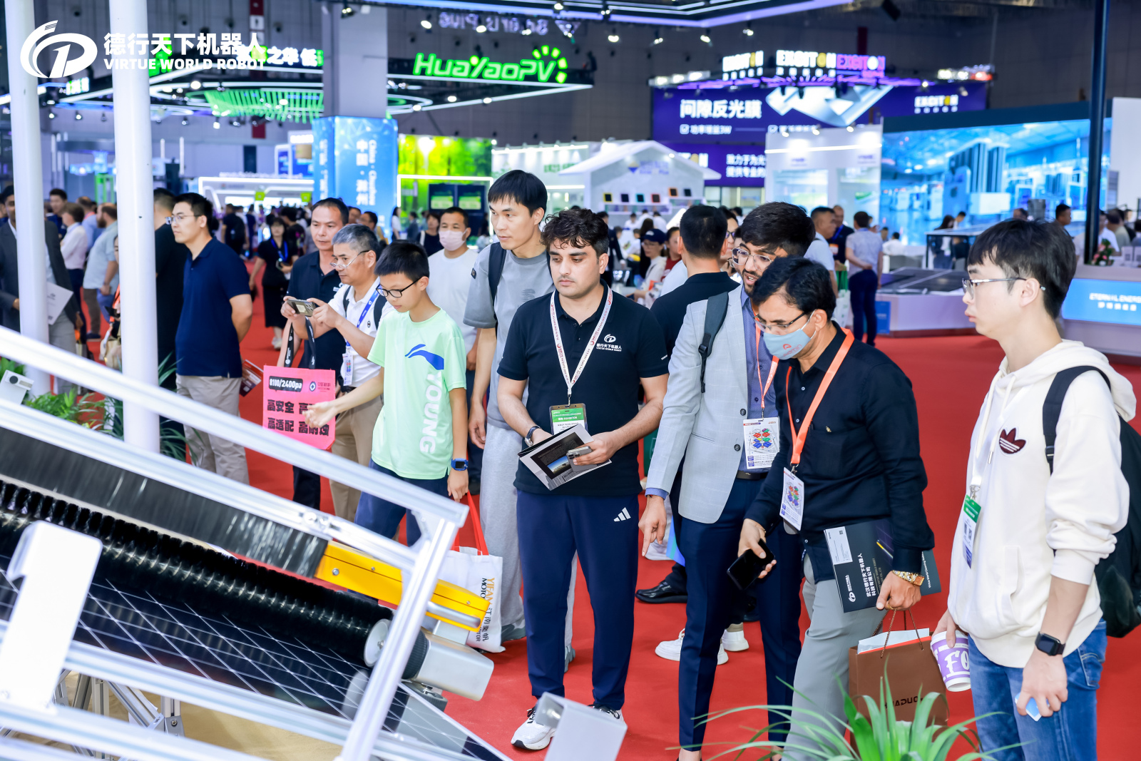 “郧生剑客”&“郧生一号”全球首发!德行天下光伏清洁机器人第二代新品震撼上市