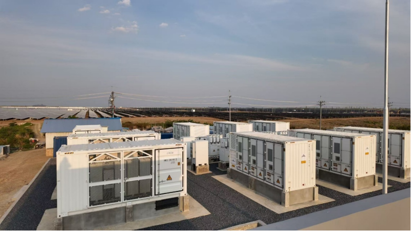 华为携手SchneiTec建成全球首个获TÜV南德认证的构网型储能项目