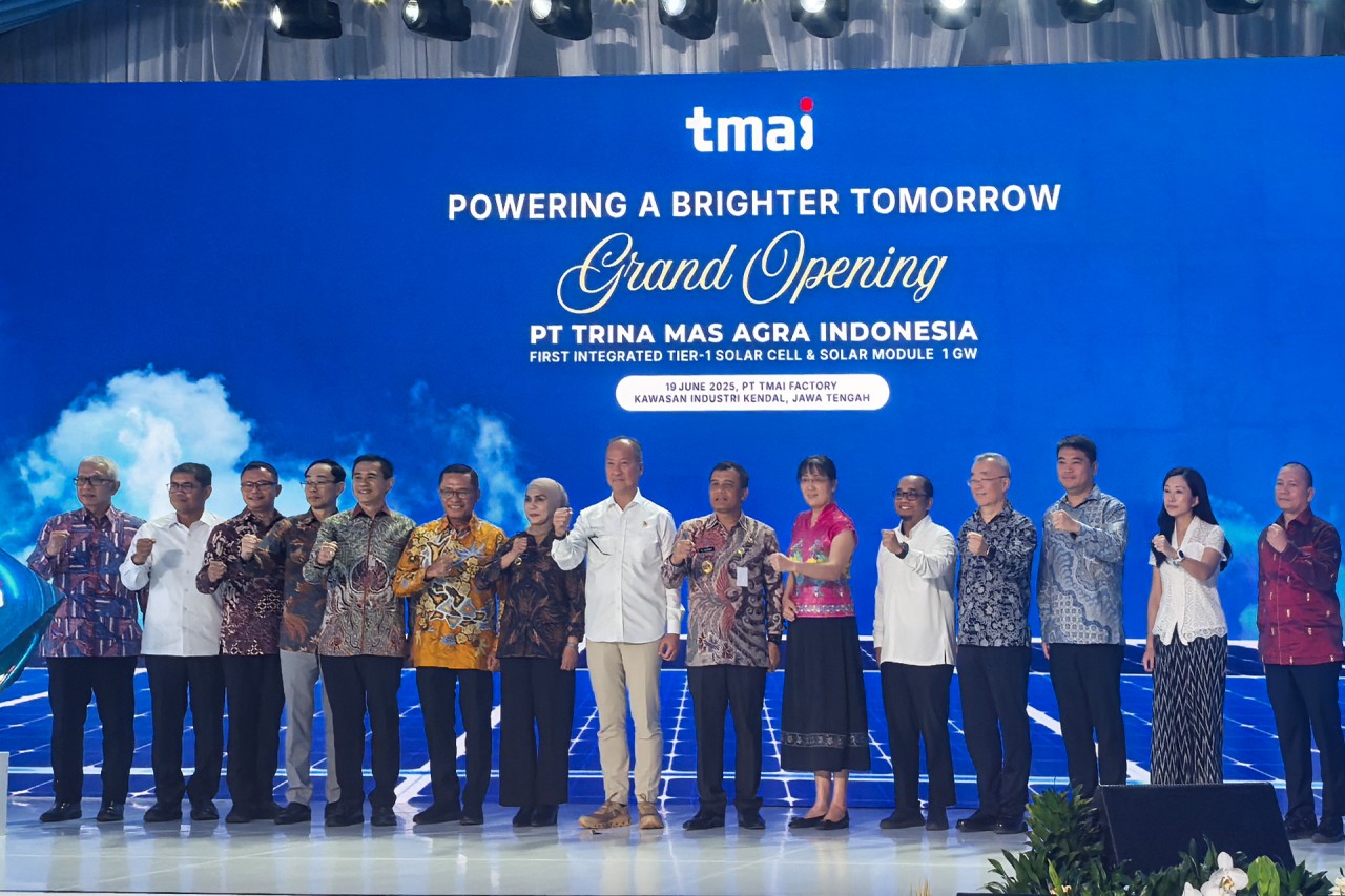 印尼工业部部长、中爪哇省省长出席天合光能印尼合资工厂开幕仪式