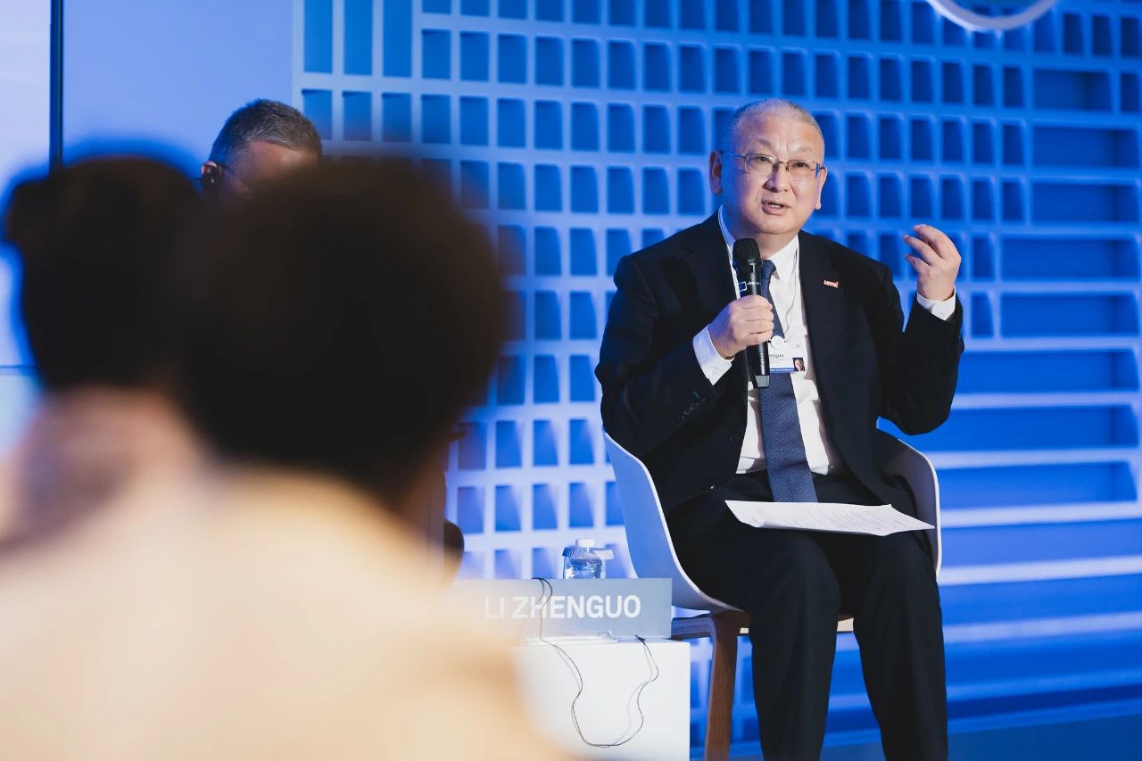 李振国夏季达沃斯发声：中国光伏制造，为全球能源转型做出巨大贡献