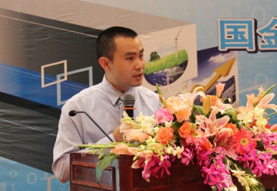 国金证券新能源行业首席分析师张帅。(新浪财经 贾景涛 摄)