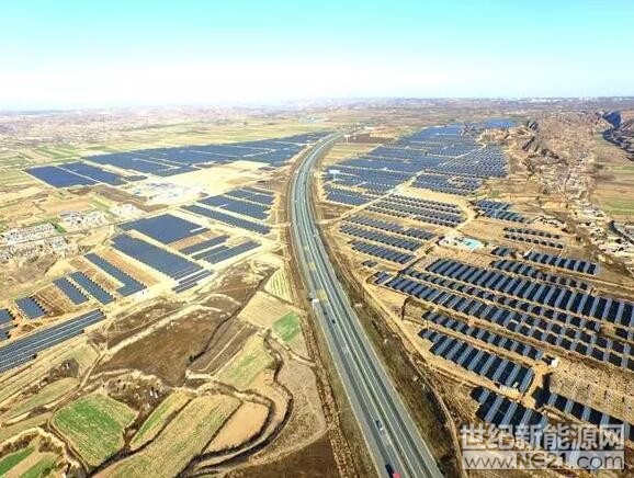 2017年光伏市场需求强劲 但挑战严峻