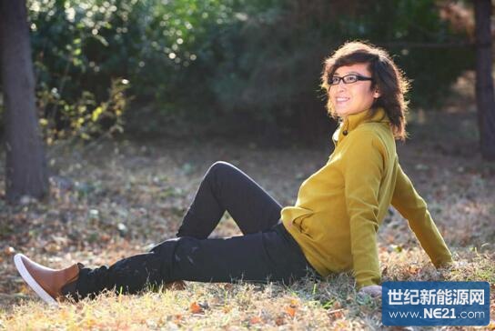 环境污染问题已经是全球性的问题,伴随着环境污染而产生的能源紧缺,二氧化碳排放量高导致全球气候变暖,雾霾等一系列问题日趋严重,每个国家都积极出台策略以应对全球能源和环境问题,协同治理,共享美好生态。