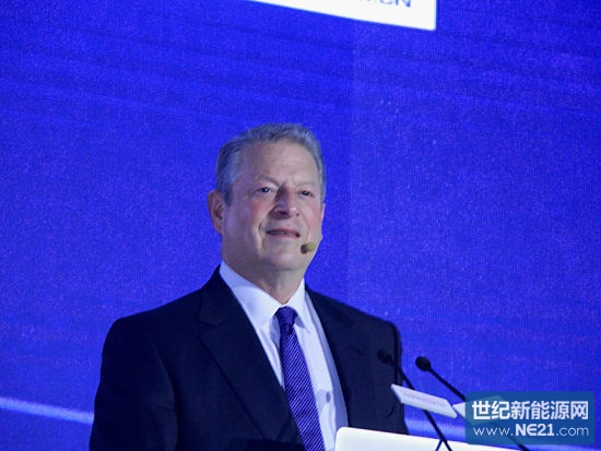 由中国国际友好联络会、财经杂志和集善嘉年华共同主办的“中国公益论坛”于2014年11月25日在北京举办。上图为美国前副总统 AL GORE。(图片来源:新浪财经 刘海伟 摄)