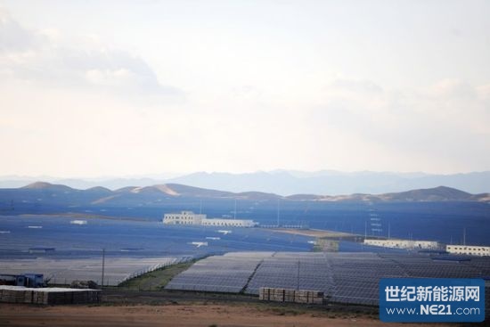   腾格里沙漠里的<a href=