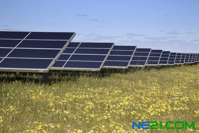 311160-greenough-river-solar-farm.jpg (640×426)