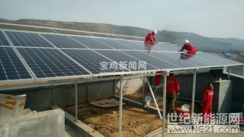 陕西宝鸡农户建“光伏花圃” 上面发电 下面种花 陕西宝鸡农户建“光伏花圃” 上面发电 下面种花