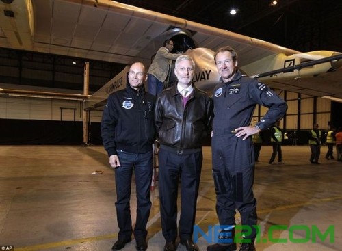 全球第一架太阳能飞机 1.2万块太阳能电池