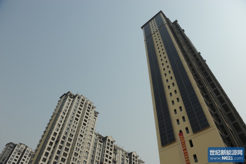 源盛嘉禾生活小区居民楼外墙铺设光伏组件