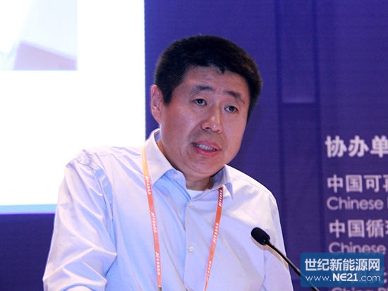 由全联新能源商会主办的“第八届中国新能源国际高峰论坛”将于2014年6月7～8日在北京·国家会议中心召开。图为汉能控股集团常务副总裁代明芳。(图片来源：新浪财经 刘海伟 摄)