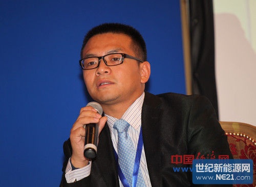 10月31日,由经济日报社主办、中国经济网承办的“第二届金砖国家财经论坛”在北京举办。图为英利集团销售(国际)总公司副总经理张浩发表演讲。中国经济网记者裴小阁摄