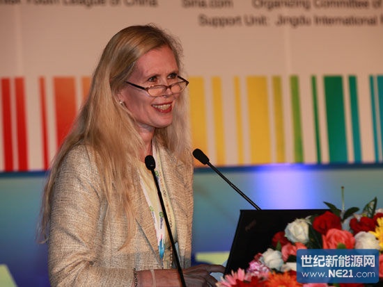 “2013中国国际太阳能高峰论坛”于8月2日在大同市举行。上图为联合国开发计划署中国发展项目高级气候变化顾问Goerild-Heggelund。(图片来源：新浪财经 梁斌 摄)