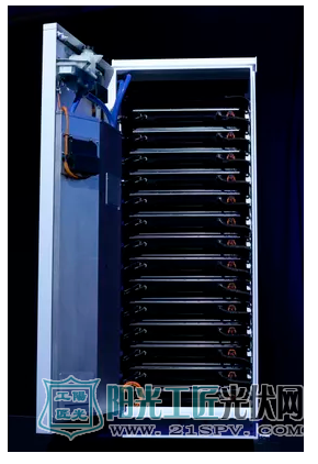 马斯克为个人住户发布了Powerwall电池,为公司和电力公司推出了Powerpack