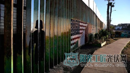 特朗普：提议用太阳能电池板覆盖美墨边境筑墙计划