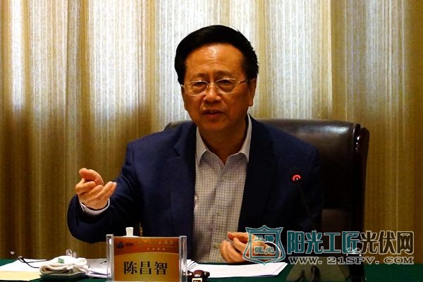 全国人大常委会副委员长赴甘肃酒泉调研光伏产业发展问题