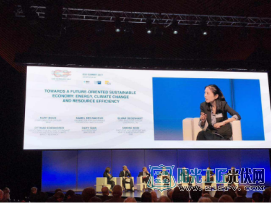 作为唯一一家中国企业,晶科能源受邀出席闭门圆桌对话,与默克尔总理面对面侃新能源!