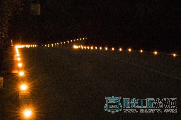 由湖北省交投新致公司研发的太阳能自发光道路标识产品填补国内空白