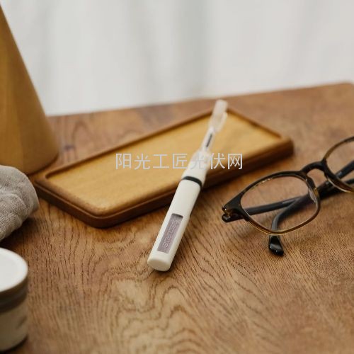 有了这个太阳能牙刷,刷牙再也不需要牙膏了~