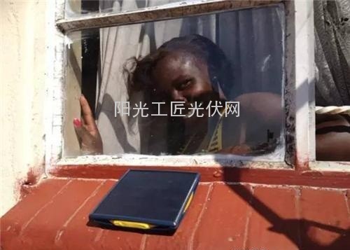 “小太阳”：艺术家设计出来的太阳能充电器