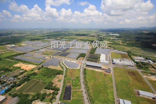 新潟县阿贺野采用东芝电池板和TMEIC逆变器启动21MW<a href=