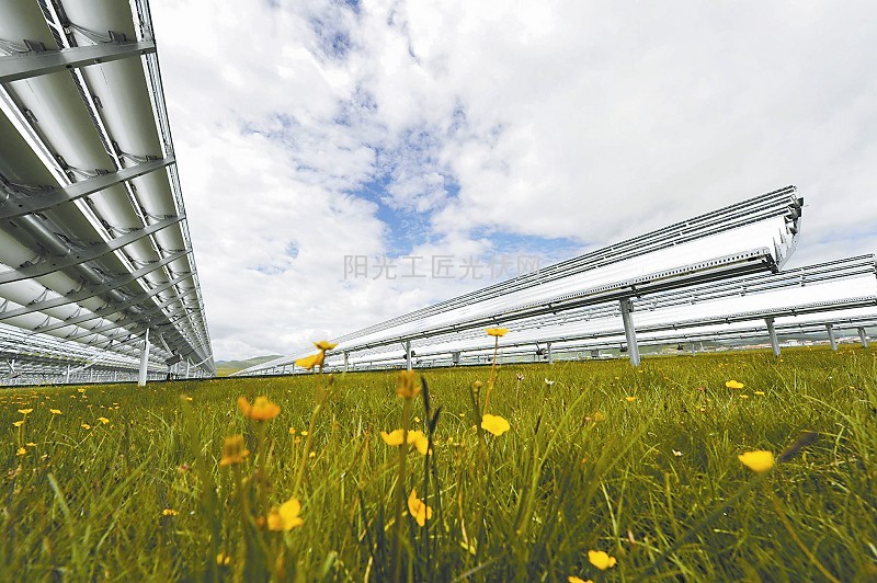 红原花海高效太阳能设备将并网发电