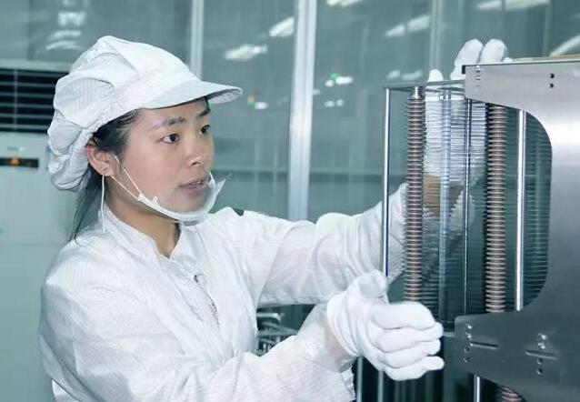 深耕单晶硅17年 隆基借“硬科技”东风再发力 深耕单晶硅17年 隆基借“硬科技”东风再发力