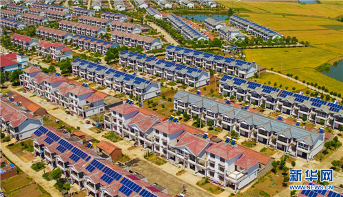 新能源谱新篇 光伏扶贫惠及41.28万贫困户 新能源谱新篇 光伏扶贫惠及41.28万贫困户
