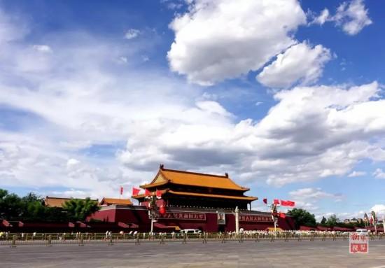 北京市2030年停止销售燃油汽车 建设18万个光伏充电共享车位 北京市2030年停止销售燃油汽车 建设18万个光伏充电共享车位