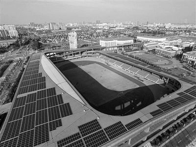 从造光伏到用光伏 扬中打造“绿色能源岛” 从造光伏到用光伏 扬中打造“绿色能源岛”