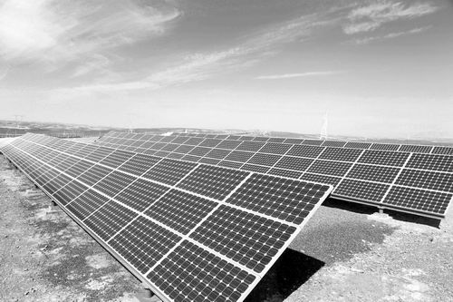 随着《规划》中分布式发电的政策大门被打开,光伏领域将慢慢恢复元气。