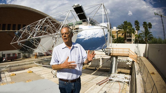 用镜子捕捉阳光发电