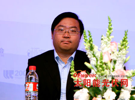 赛维LDK董事长彭小峰最近债务缠身,被围追堵截,心情郁闷,有点烦