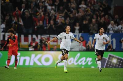 赞助瓦伦西亚俱乐部