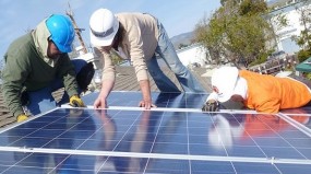 英利一季度销售额5亿美元,超过了尚德本季度的4.1亿美元营收