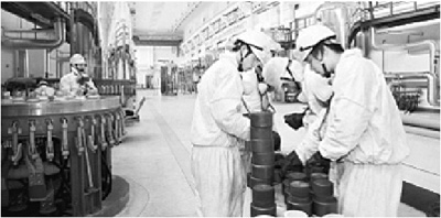 多晶硅铸锭现场